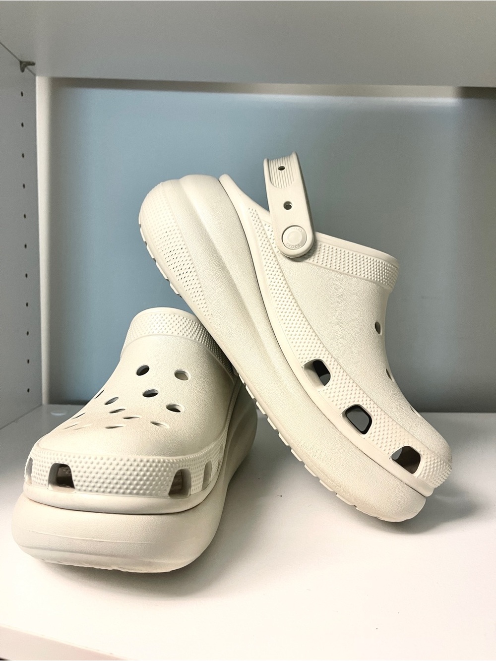 CROCS Classic Crush Clog in Bone or Off-White - Women 9, Men 7 - 2” Platform